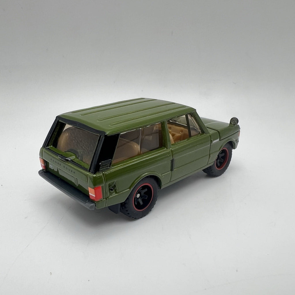 1975 LAND ROVER RANGE ROVER Diorama Collectible Model Truck 1:64 W/ Real Riders