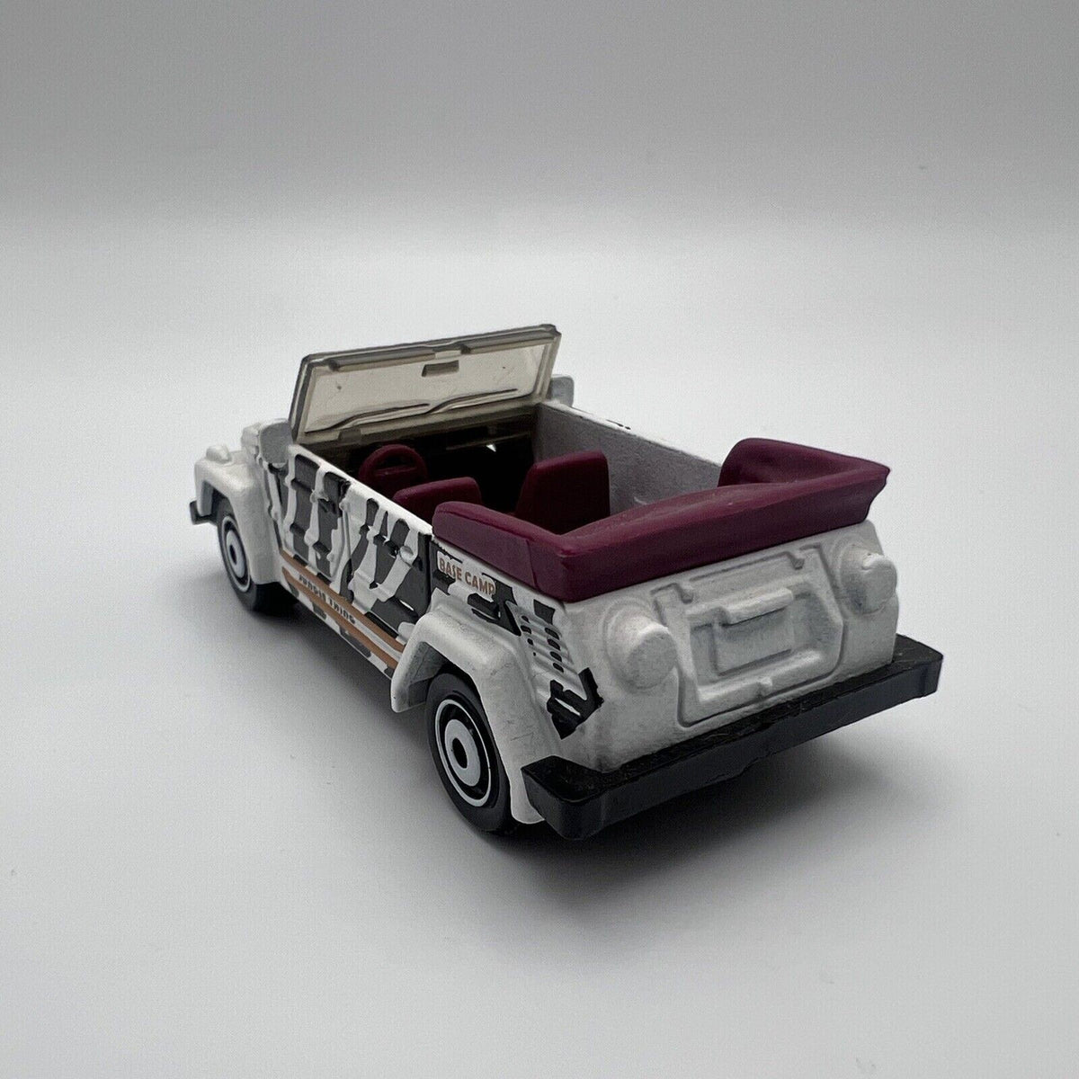 Matchbox Jungle Explorers (2010) White Volkswagen Type 181 Toy Car 98/100 Loose