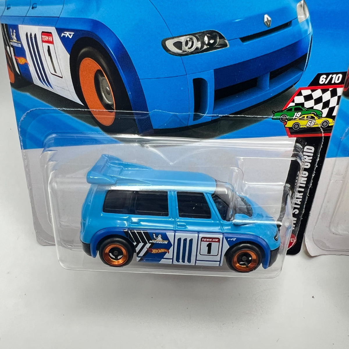 Hot Wheels Lot of 2 Renault Espace F1 Blue & Yellow HW Starting Grid 6/10 99/250