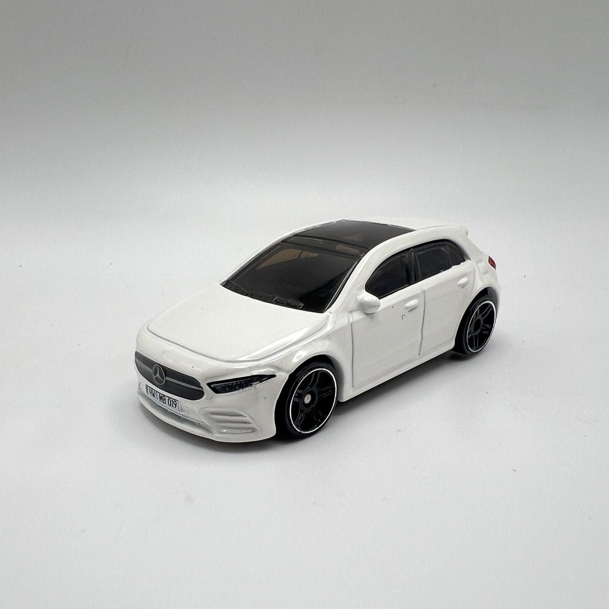Hot Wheels 2019 Mercedes-Benz A-Class White LOOSE 1/64