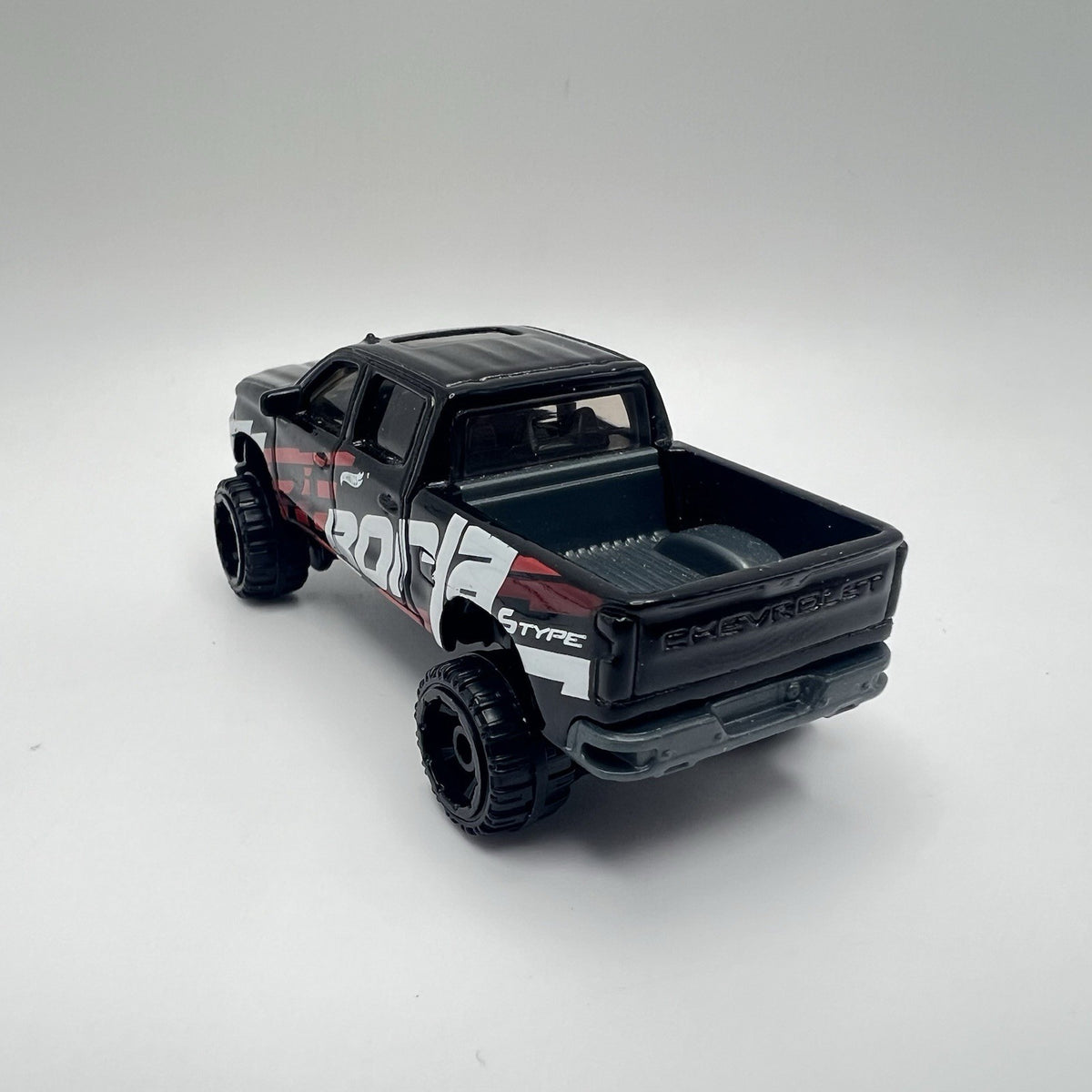 2019 19 Chevy Silverado Trail Boss Collectible 1/64 Scale Diecast Diorama Model