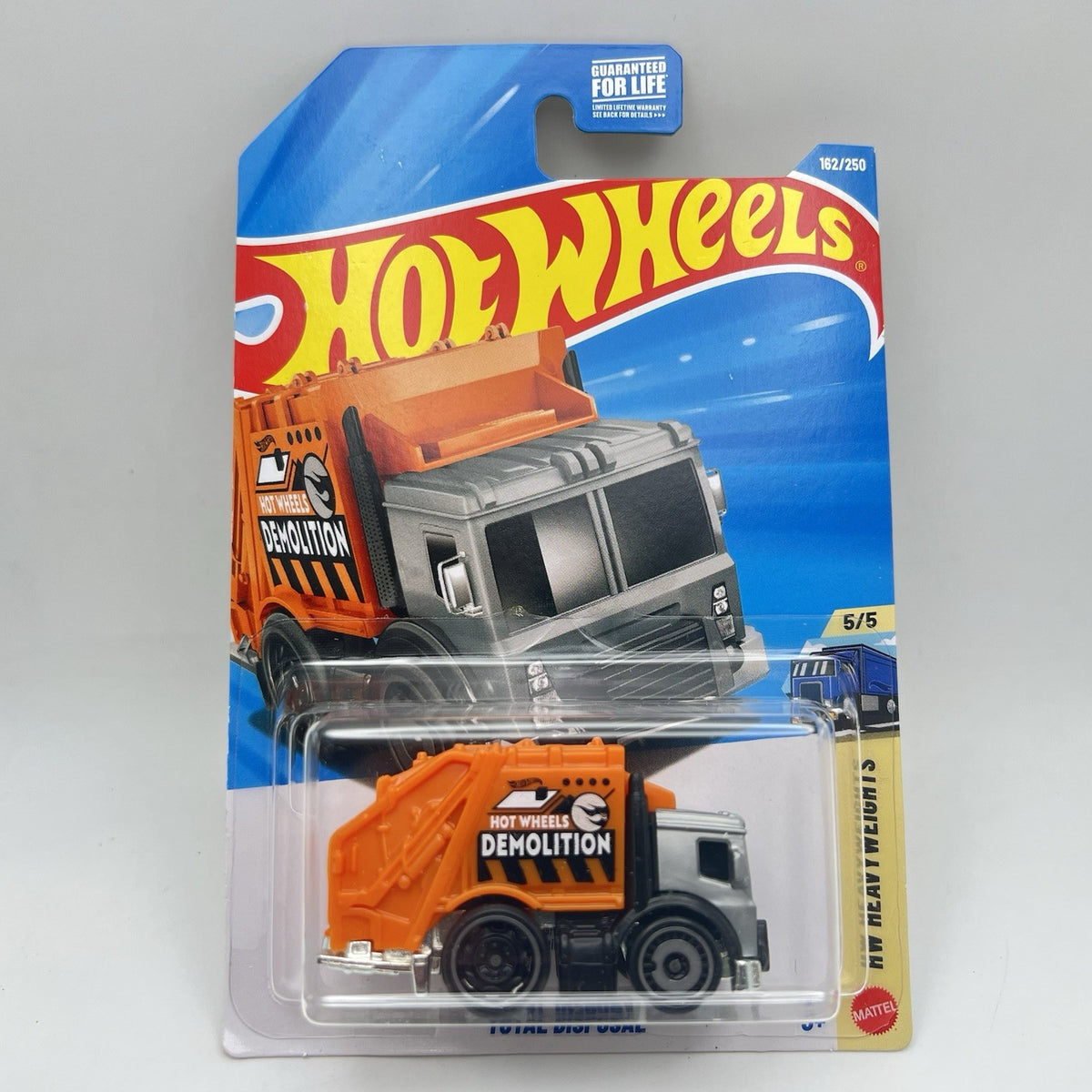 Hot Wheels Total Disposal Orange Garbage Truck Diecast 1:64 New On Card