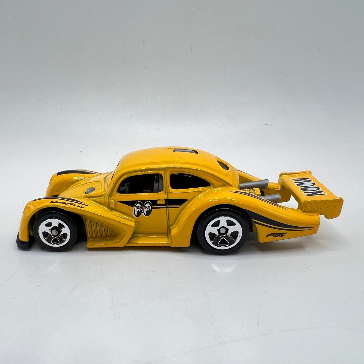 Hot Wheels Volkswagen Kafer Racer Yellow Mooneyes LOOSE 1/64