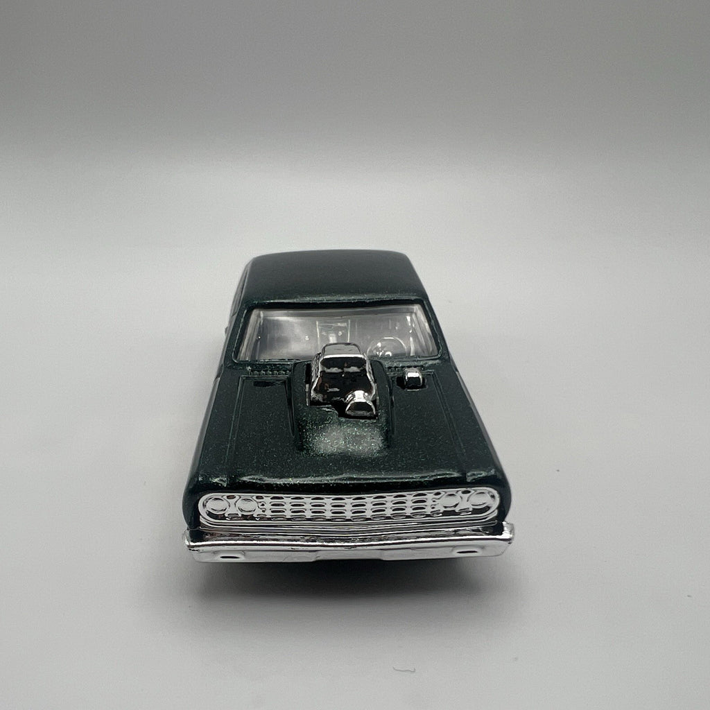 1964 64 Chevy Chevelle SS Collectible 1/64 Scale Diecast Diorama Model