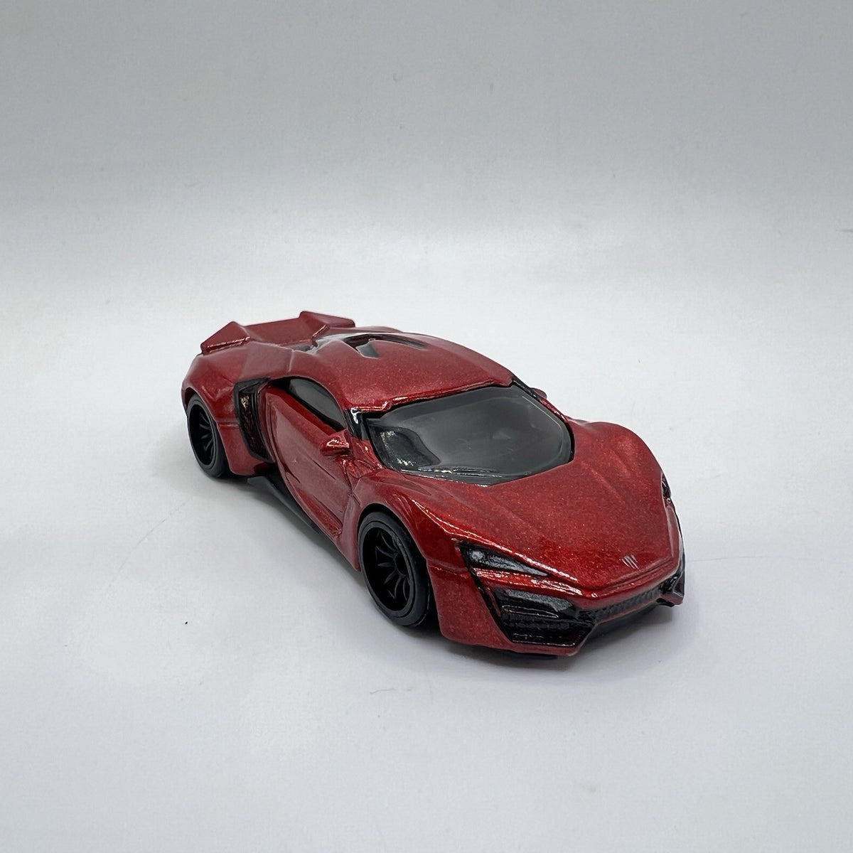 Hot Wheels W Motors Lykan HyperSport Red Fast & Furious Premium Real Riders