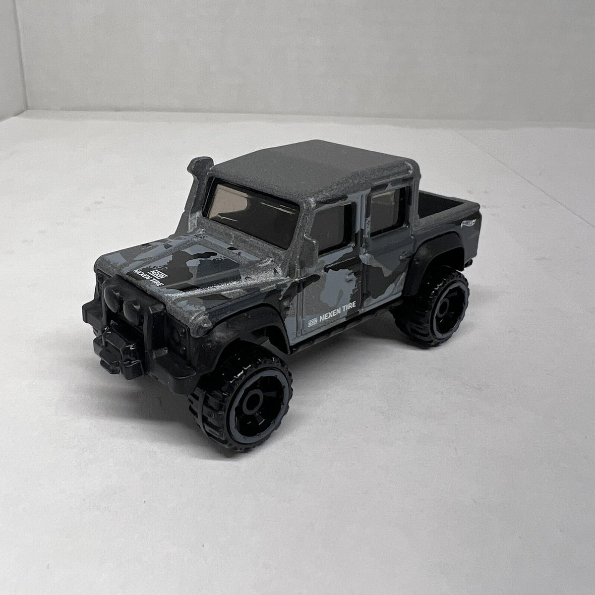 2018 Hot Wheels Loose Gray ‘15 Land Rover Defender Double Cab