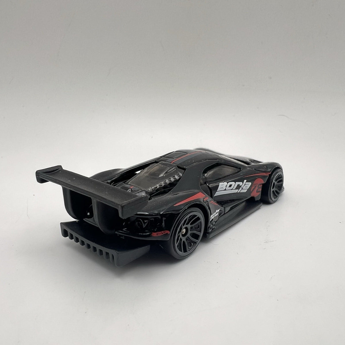 2016 16 Ford GT Race Collectible 1/64 Scale Diecast Diorama Model