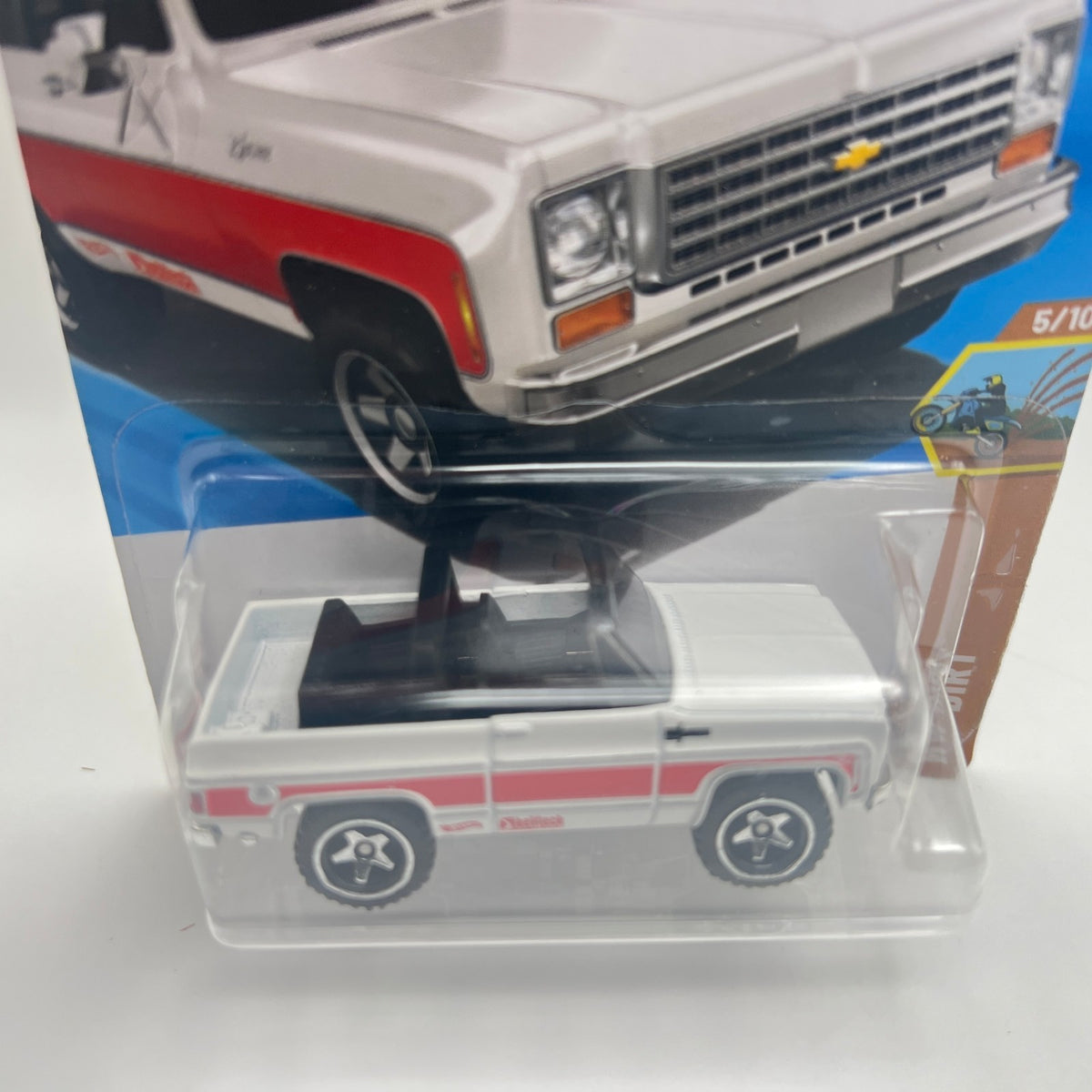 Hot Wheels '75 Chevy Blazer Custom White 115/250 HW Dirt 5/10