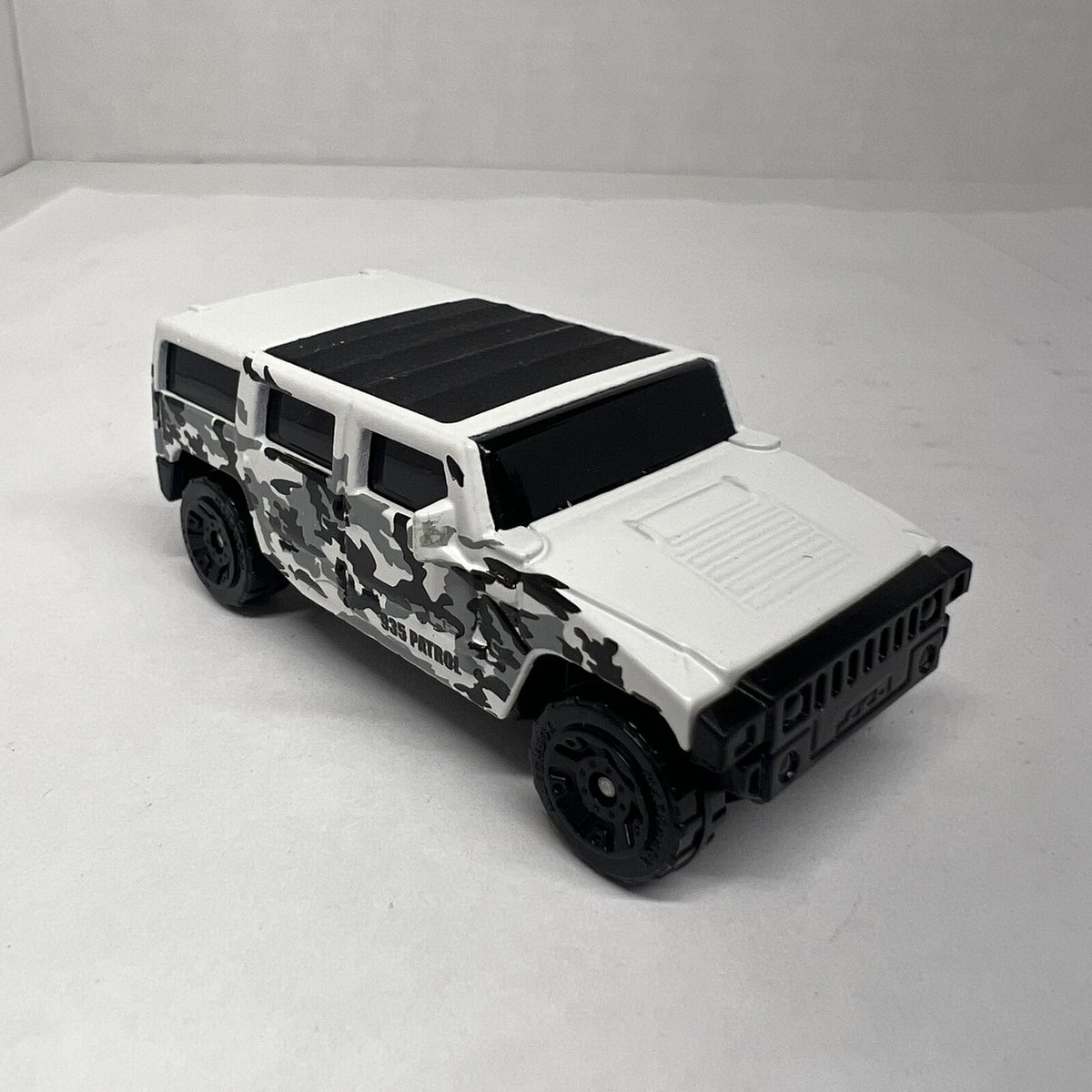 Matchbox 2002 Hummer H2 SUV Concept 935 Patrol Scale 1:72