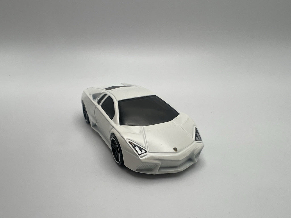 2007-2009 Lamborghini Reventon Collectible 1/64 Scale Diecast Model