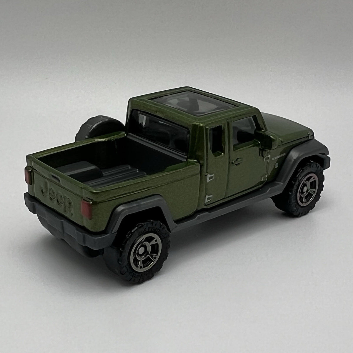 2017 17 Jeep Gladiator Collectible 1/64 Scale Diecast Diorama Model