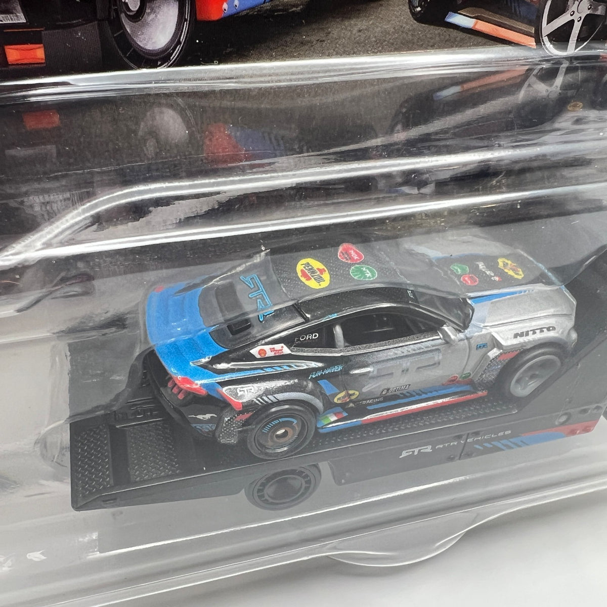 Hot Wheels Team Transport 2024 Ford Mustang RTR Spec 5-FD Aero Lift