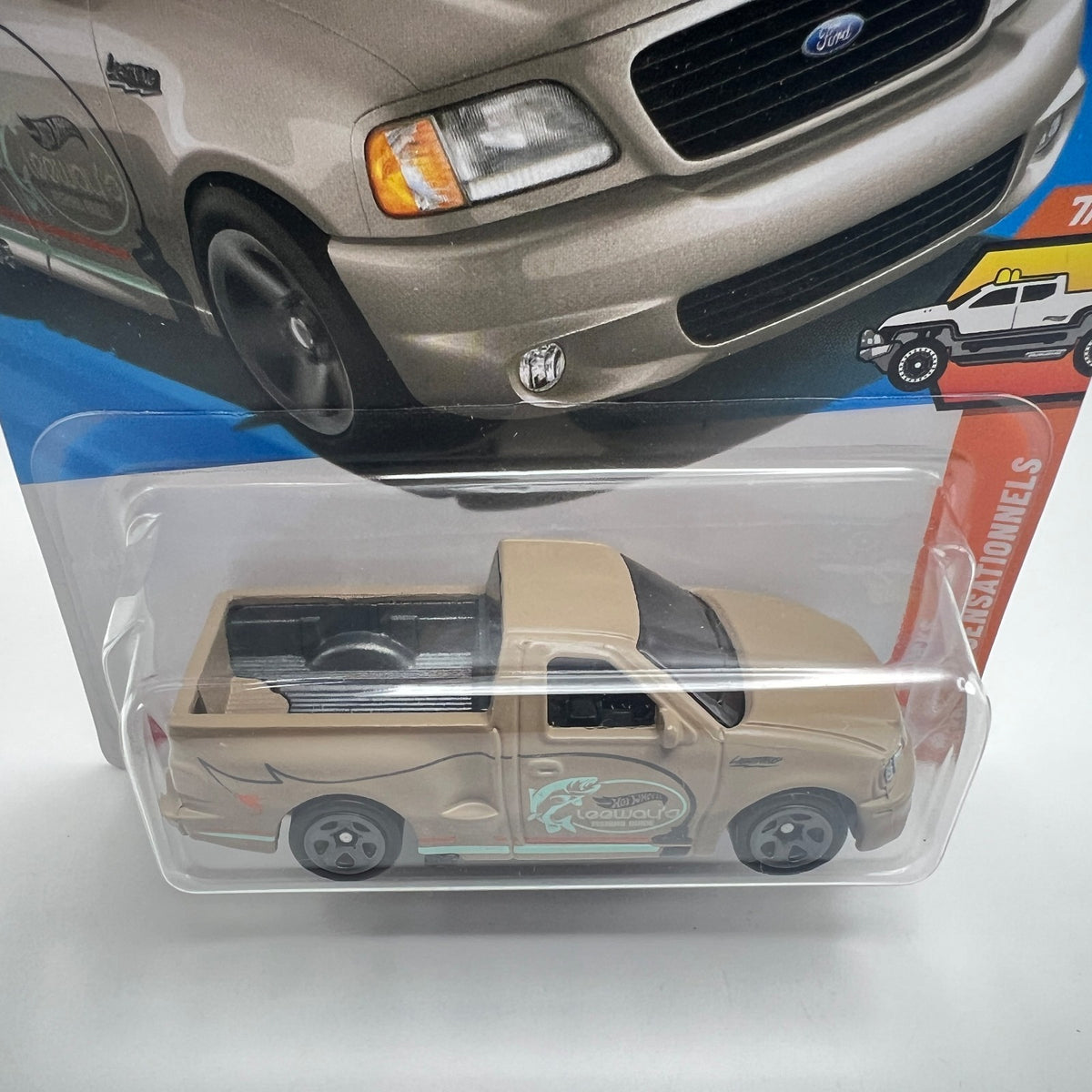 Hot Wheels 99 Ford F-150 SVT Lightning Tan 94/250 HW Hot Trucks 7/10 Bilingual