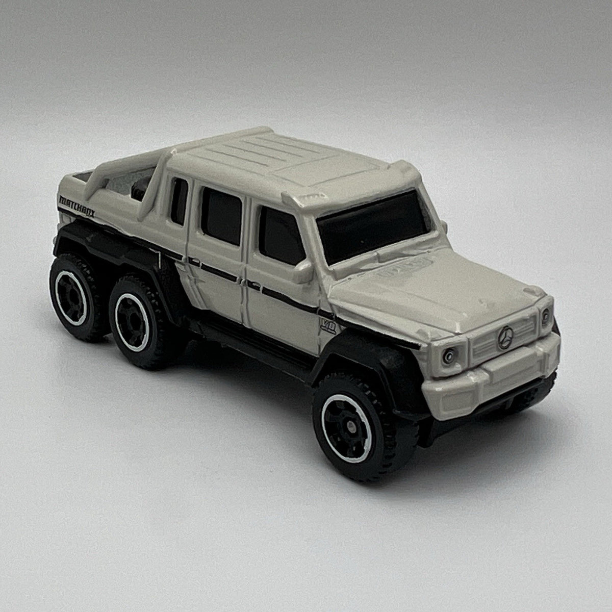 2017 Matchbox #91 Mercedes-Benz G63 AMG 6x6 Beige White MBX Explorers 1:64