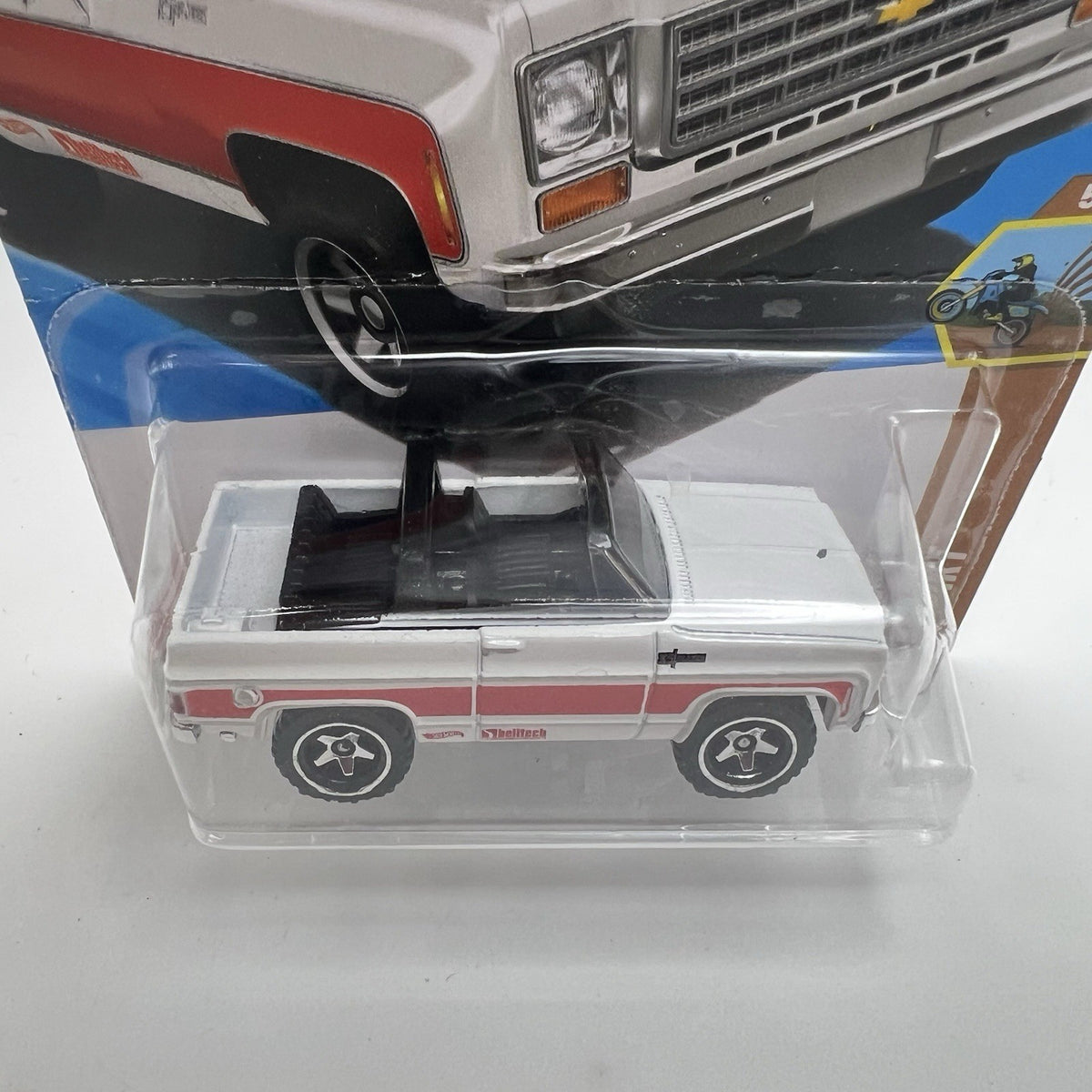 Hot Wheels ‘75 Chevy Blazer Custom #115 HW ‘25 Dirt 5/10 White VHTF!