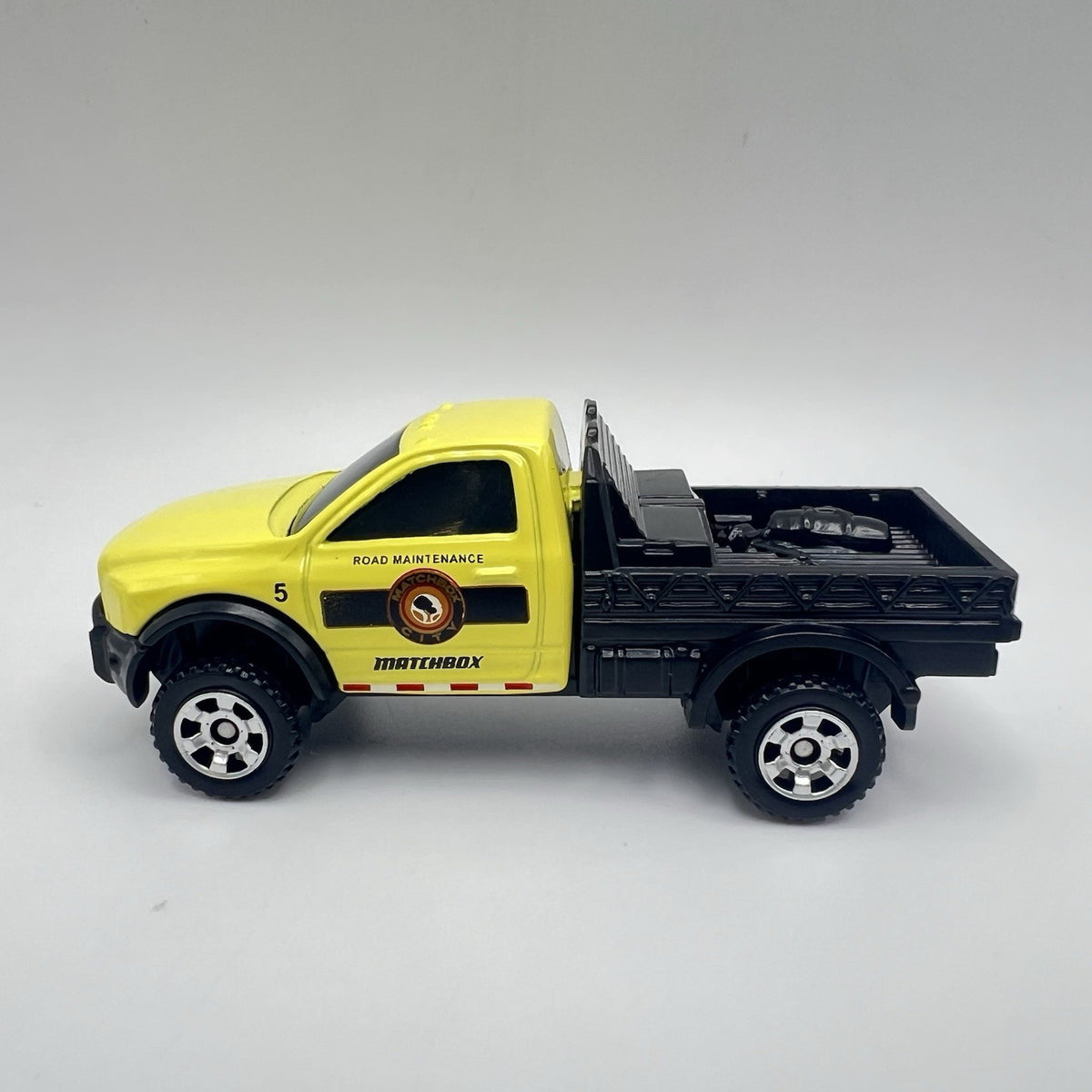 MATCHBOX 2023 CITY AVENTURE II - EXCLUSIVE 2016 RAM FLATBED YELLOW LOOSE