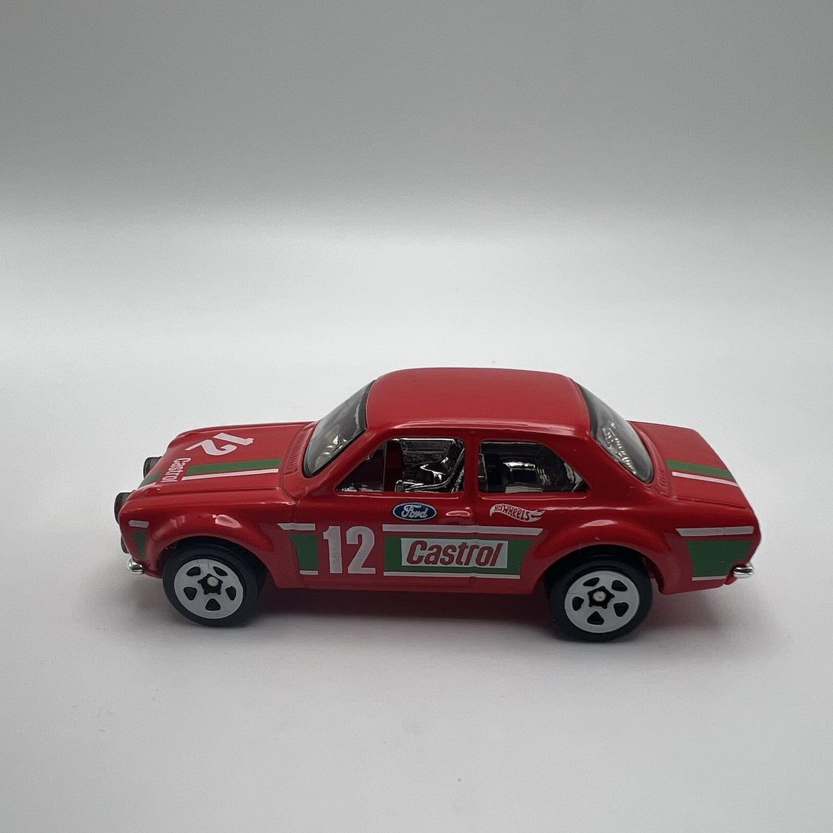 1970 70 Ford Escort RS1600 Collectible 1/64 Scale Diecast Diorama Model