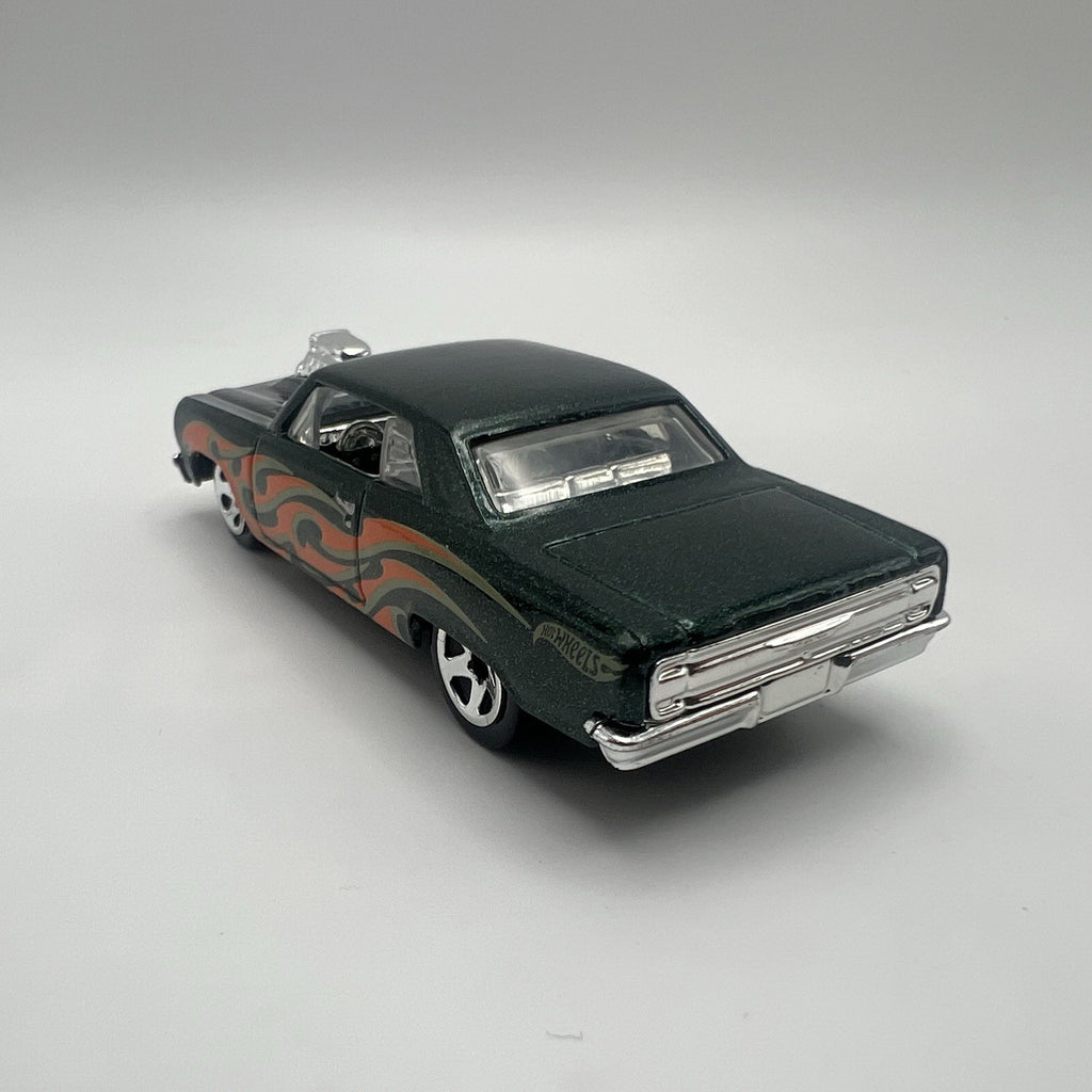 1964 64 Chevy Chevelle SS Collectible 1/64 Scale Diecast Diorama Model