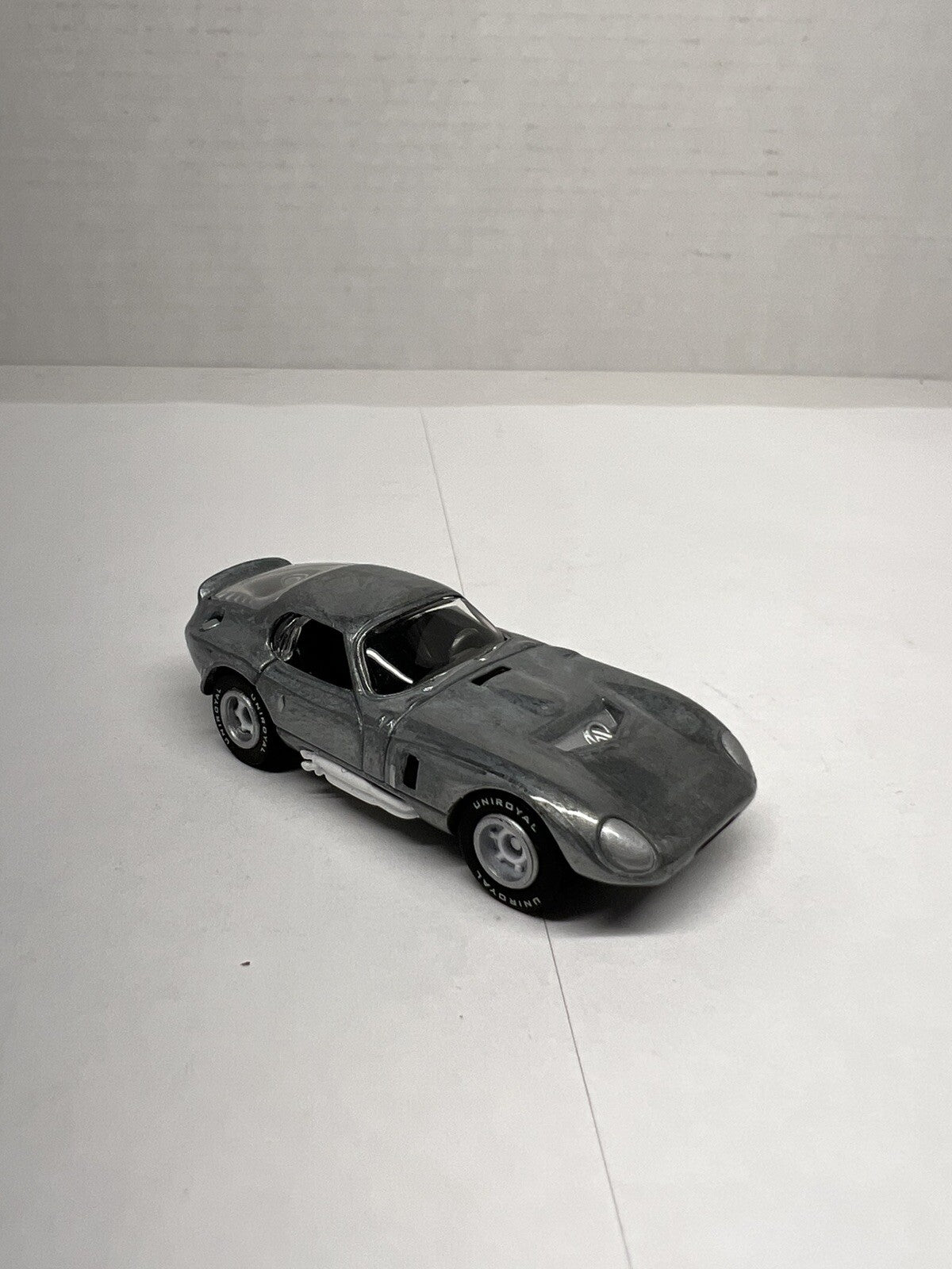 2007 MFG. Johnny Lightning Limited 1965 Shelby Cobra Daytona Classic gold