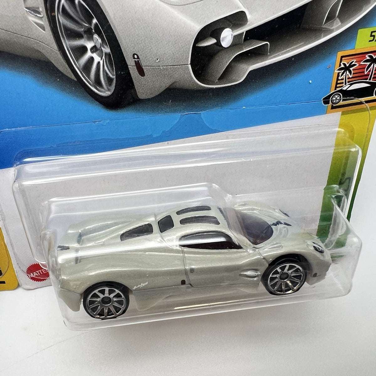 COMBO  Hot Wheels 2025 Pagani Utopia (WHITE - Exotics) (Blue - Peak Pursuit)