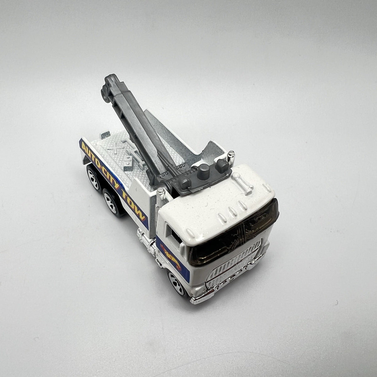 Vintage Hot Wheels 1981 Auto-City Tow Truck White Diecast Vintage Truck
