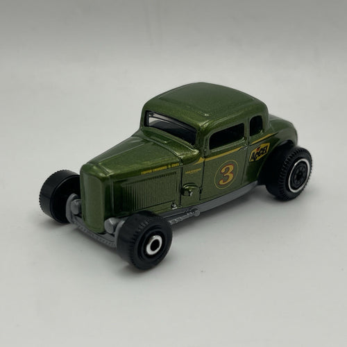 1932 32 Ford Coupe Model B Collectible 1/64 Scale Diecast Diorama Model