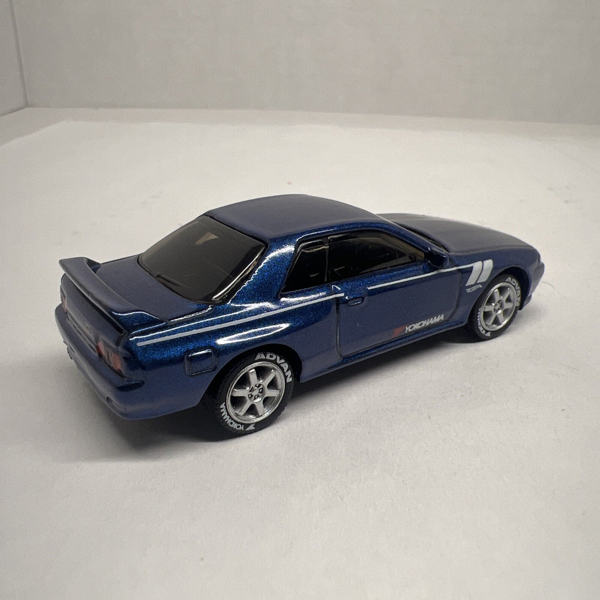 Hot Wheels Nissan Skyline GT-R R32 Dark Blue With Real Riders