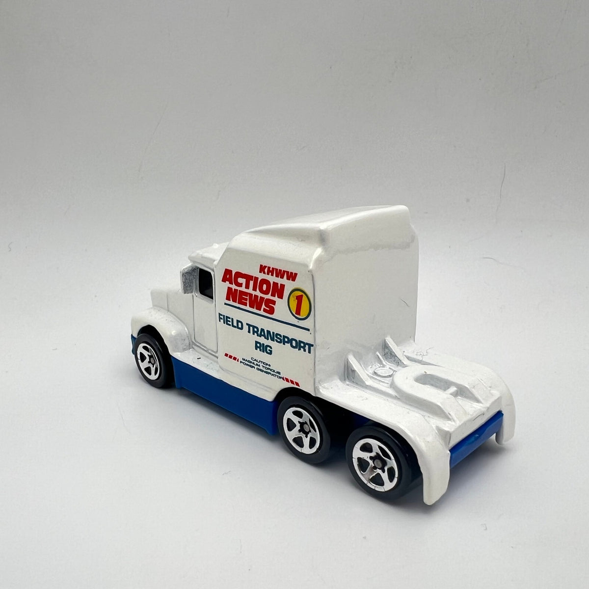 Hot Wheels Big Rig White KHWW Action News Field Transport LOOSE 1/64