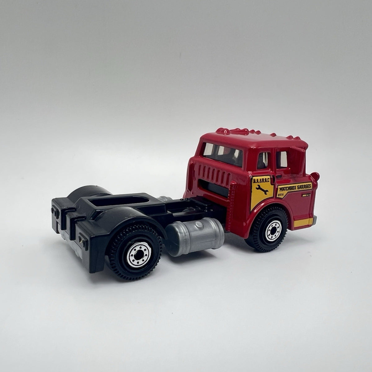 1965 65 Ford C900 Connect Collectible 1/64 Scale Diecast Diorama Model