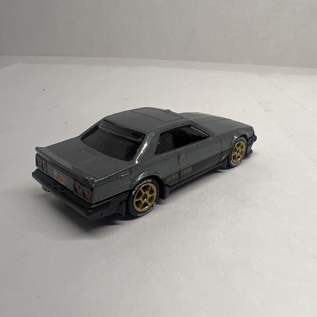 HOT WHEELS 82 NISSAN SKYLINE R30 FACTORY FRESH NEW FOR 2018 W Real Riders
