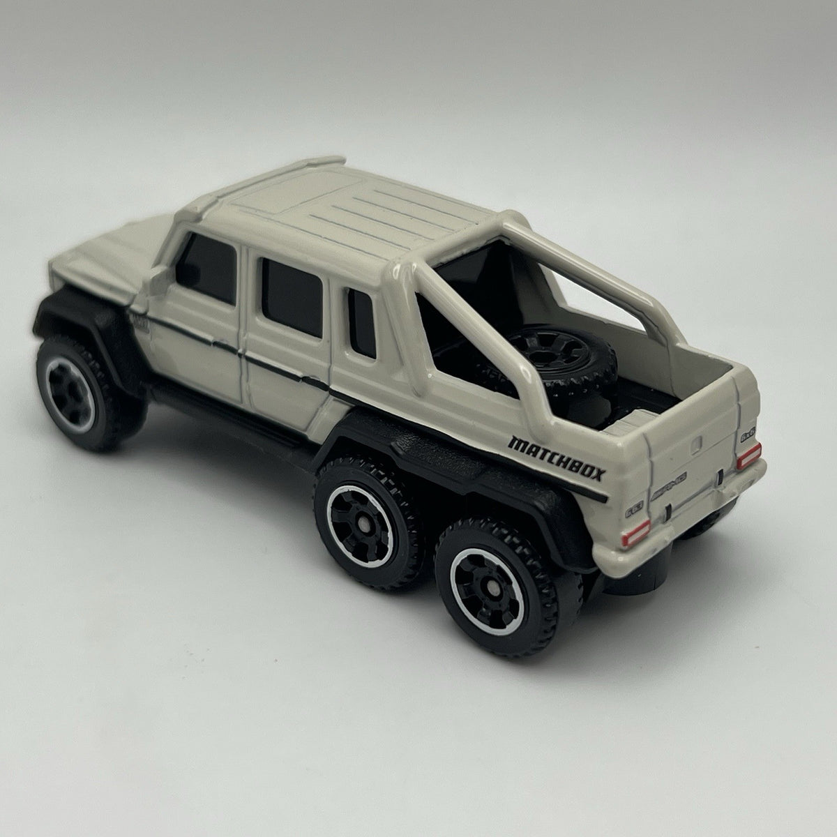 2017 Matchbox #91 Mercedes-Benz G63 AMG 6x6 Beige White MBX Explorers 1:64