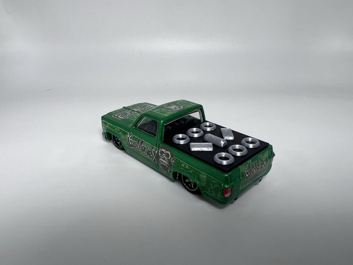 2x Hot Wheels 83 Silverado 3d Printed Bed Cover With Speakers
