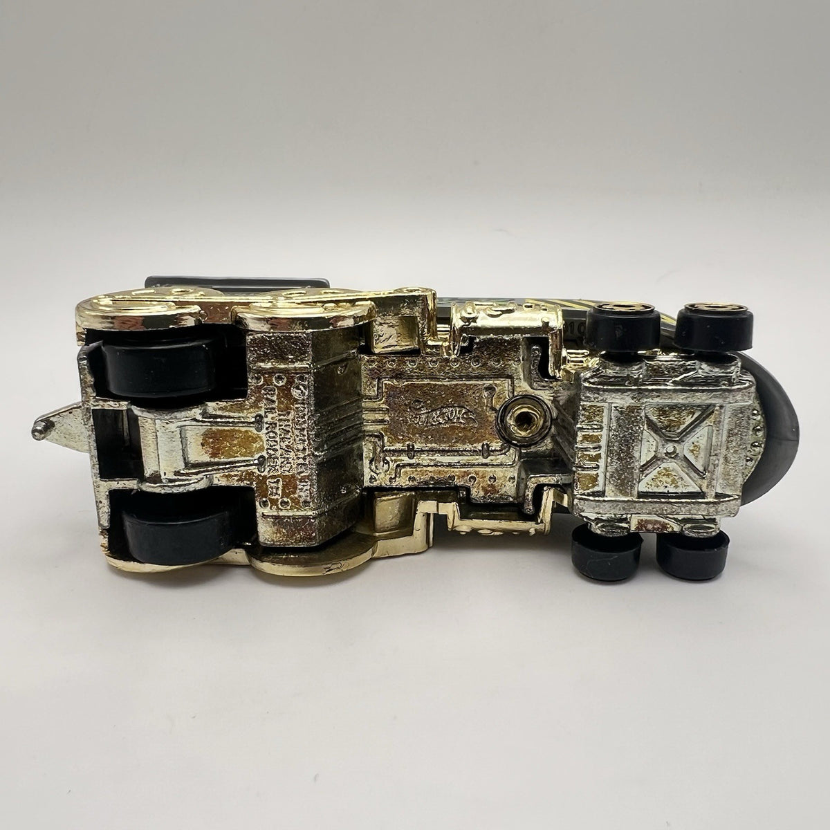 Hot Wheels Rail Rodder Engine 5 Gray Gold Graffiti Steam Train 1/64