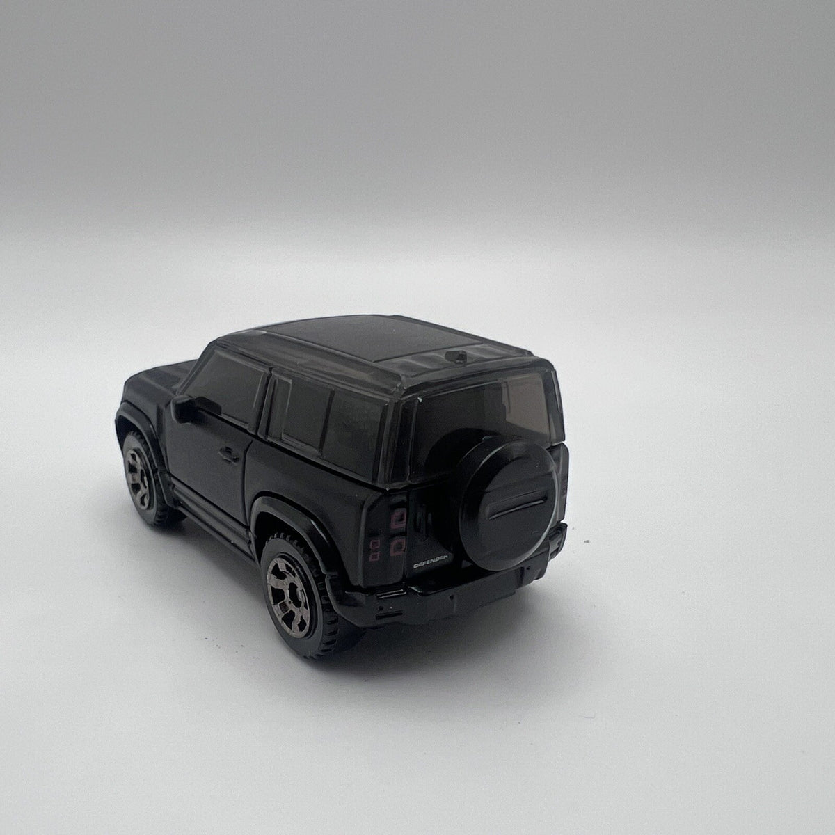 2020 Land Rover Defender 90 Limited Edition 1:64 Scale