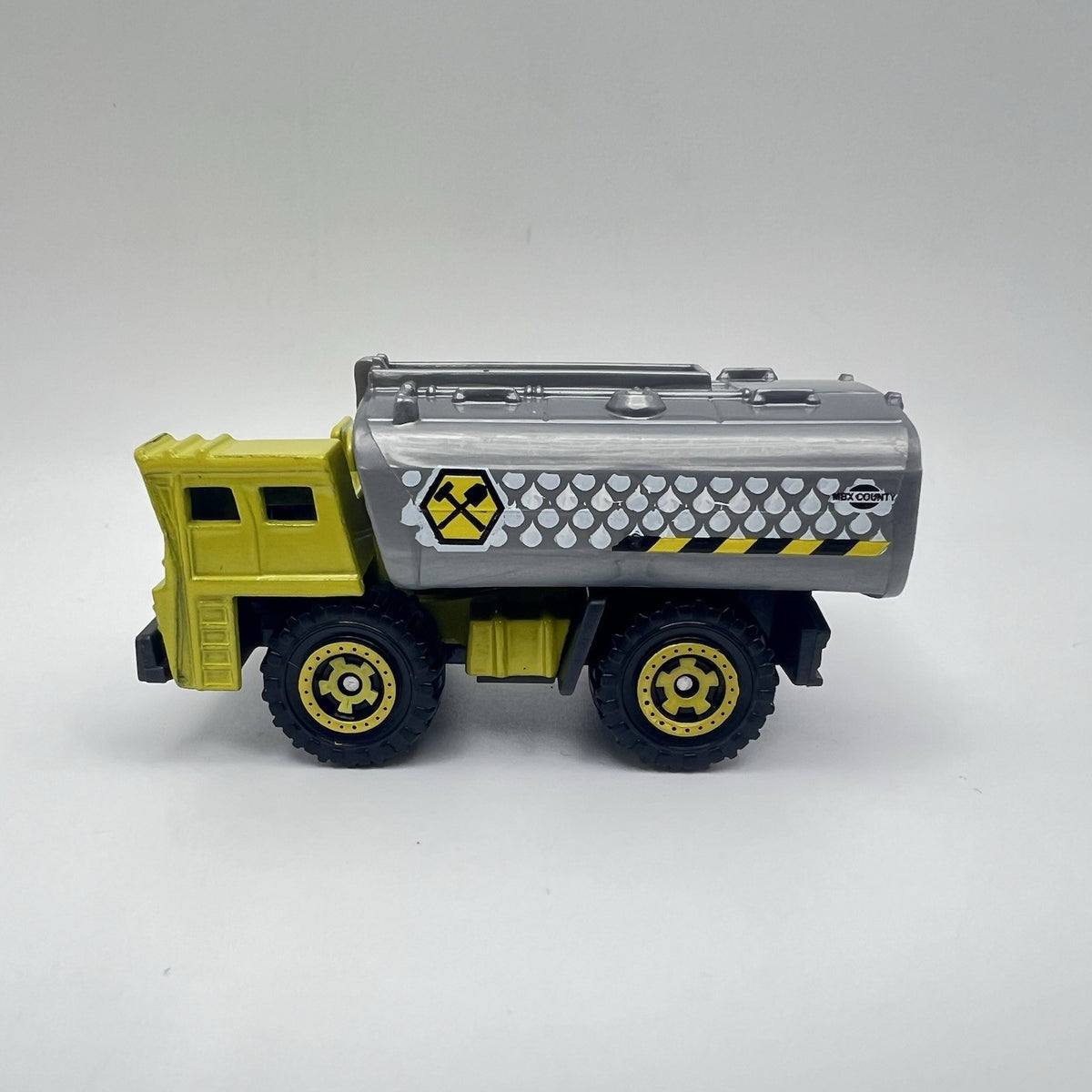Matchbox. Water Hauler Construction Service Truck 2.5”