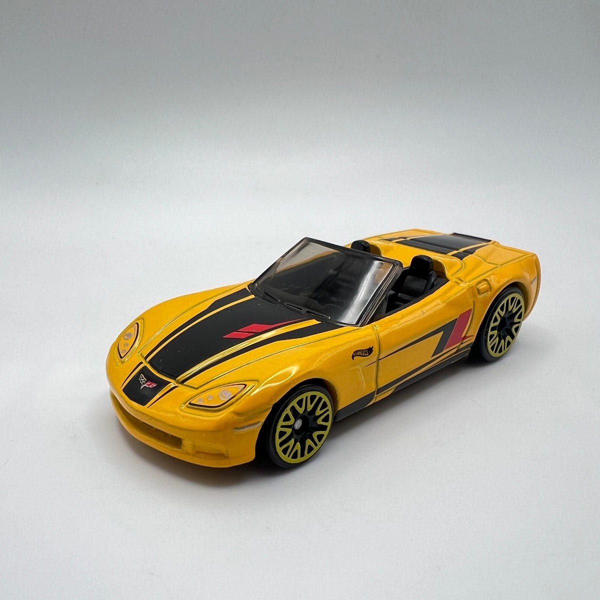 Hot Wheels Corvette C6 Convertible Yellow Black Stripes Gold Wheels LOOSE 1/64