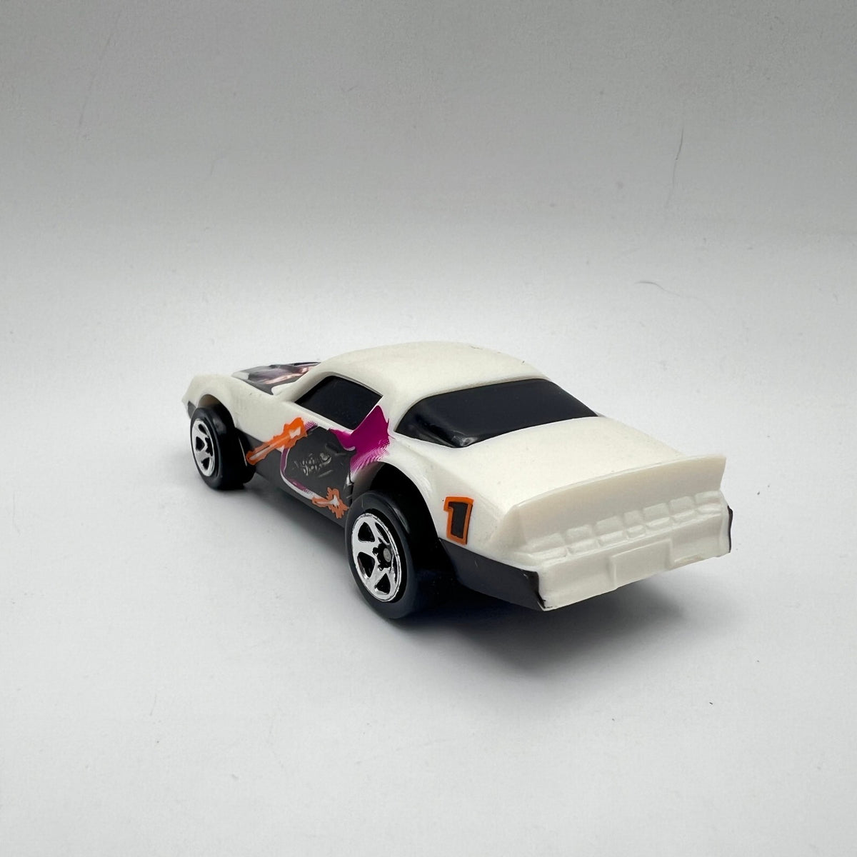 Hot Wheels '80 Camaro Z28 White Alienz LOOSE 1/64