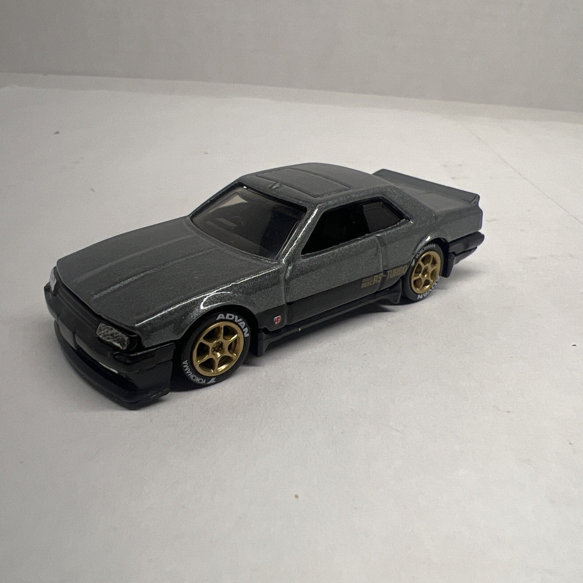 HOT WHEELS 82 NISSAN SKYLINE R30 FACTORY FRESH NEW FOR 2018 W Real Riders