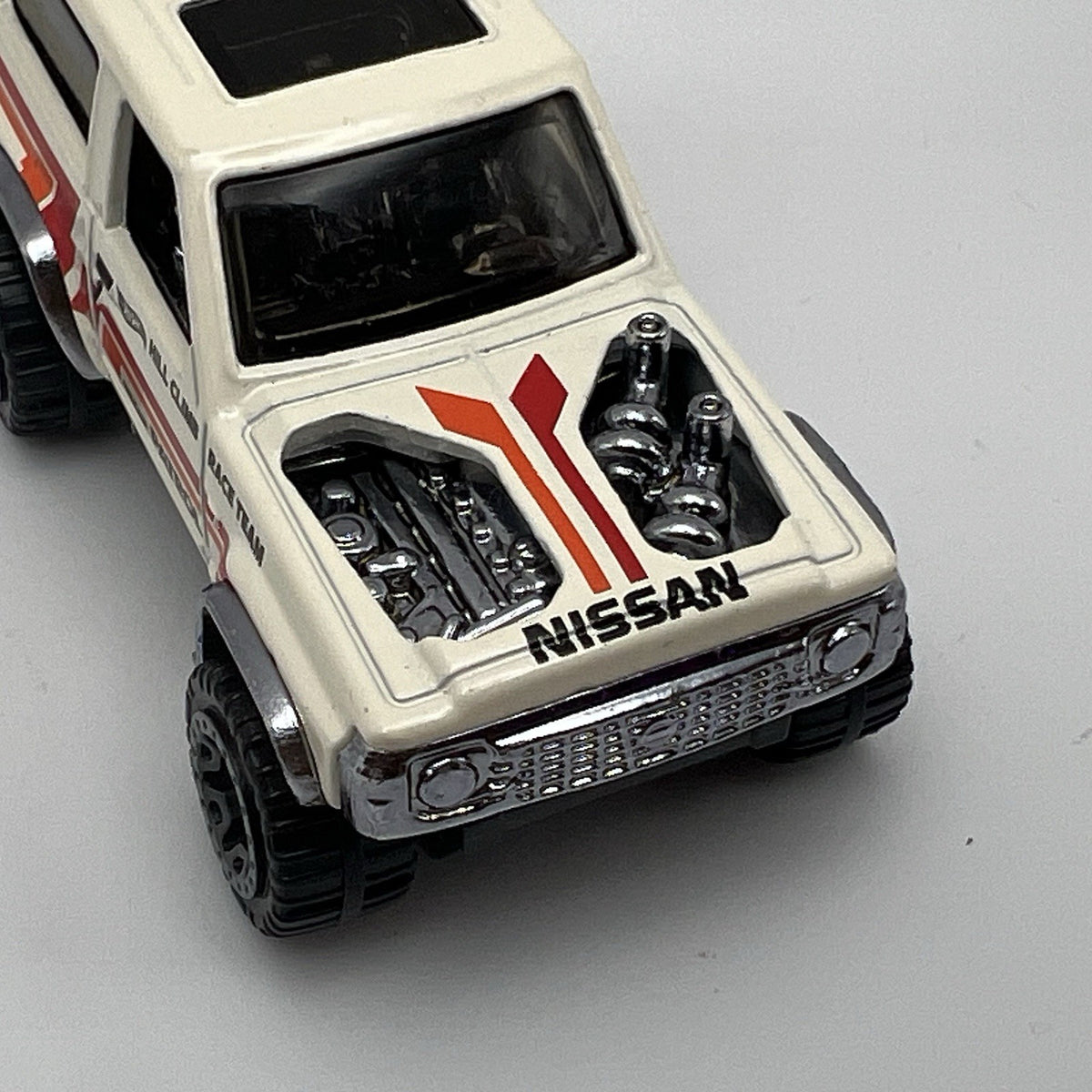 Hot Wheels Nissan Patrol Custom Off White 1:64 Diecast Diorama Model SUV #20