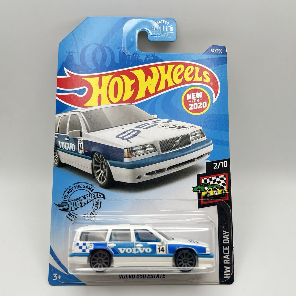 2019 Hot Wheels HW Race Day 2/10 Volvo 850 Estate 57/250 White w/ Blue New