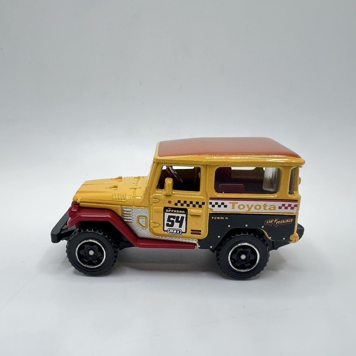 1968 68 Toyota Land Cruiser FJ40 Collectible 1/64 Scale Diecast Diorama Model