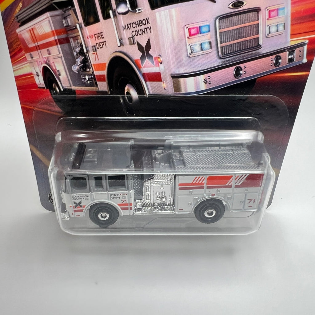 Matchbox Pierce Arrow XT Fire Engine White 104/125 1:64 Scale Diecast
