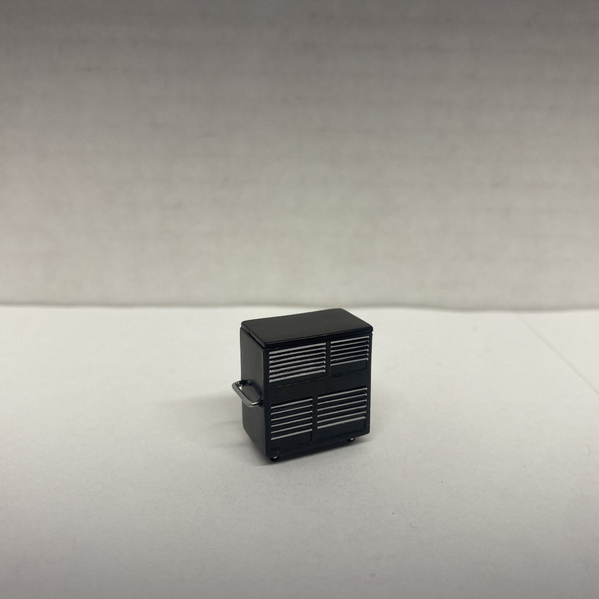 1/64TH SCALE MECHANICS TOOL BOX  SHOP / GARAGE DIORAMA PROP!! Hot Wheels Tarmac