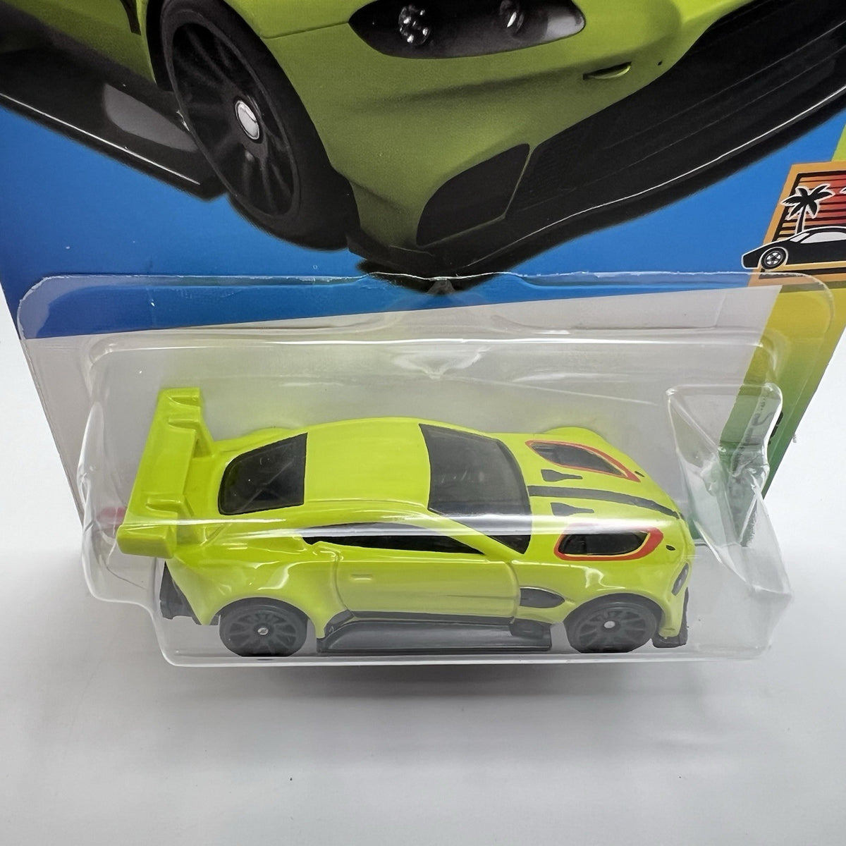 Hot Wheels Aston Martin Vantage GTE HW Exotics