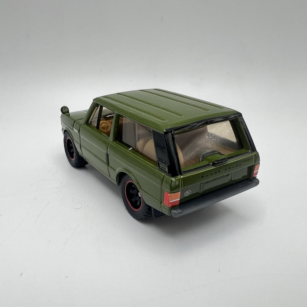 1975 LAND ROVER RANGE ROVER Diorama Collectible Model Truck 1:64 W/ Real Riders