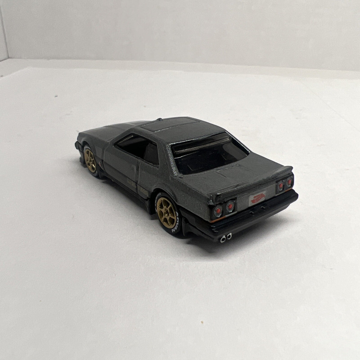 HOT WHEELS 82 NISSAN SKYLINE R30 FACTORY FRESH NEW FOR 2018 W Real Riders