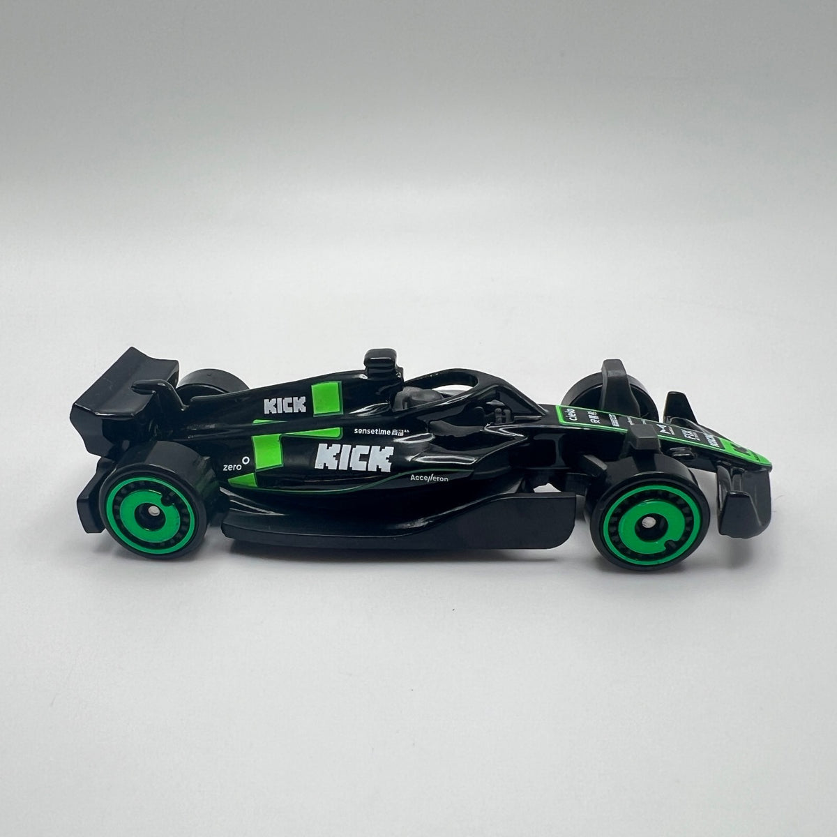 Hot Wheels Kick Sauber F1 Black Green F1 Collection LOOSE 1/64