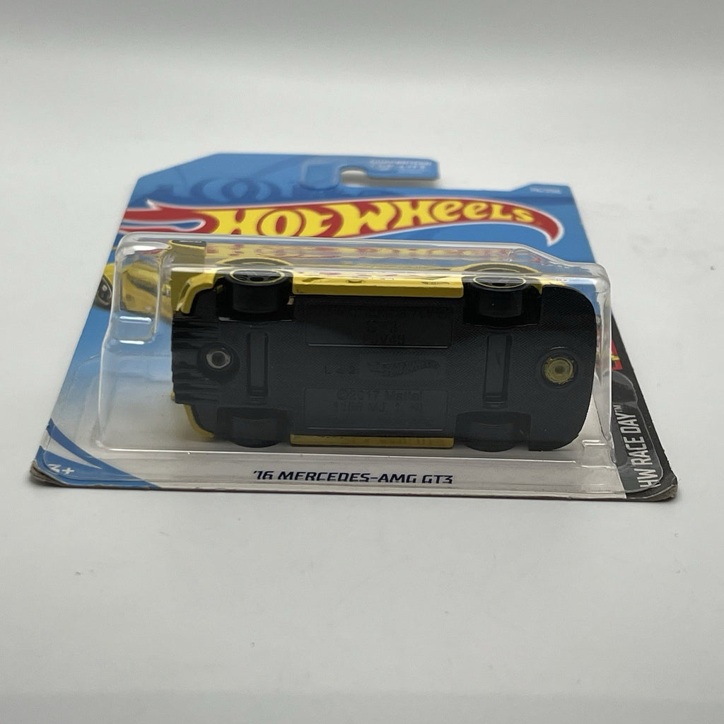 Hot wheels '16 Mercedes-Benz-AMG GT3 Yellow #74 74/250 2019 HW Race Day