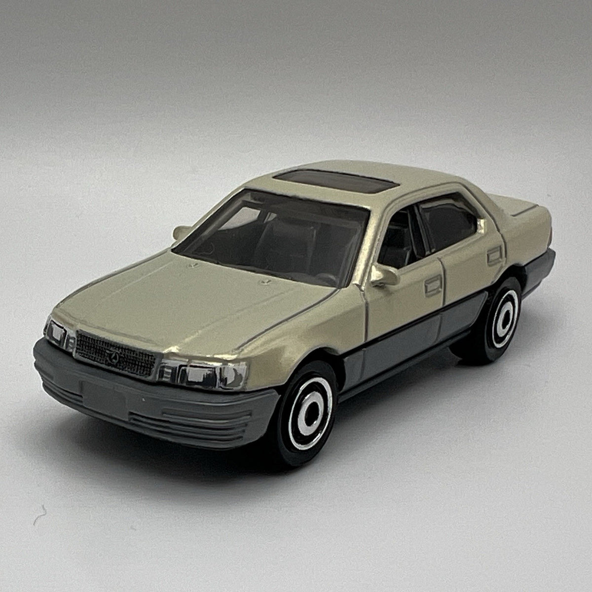 2022 MATCHBOX (LOOSE) - 1994 LEXUS LS 400 PEARL BEIGE MBX HIGHWAY