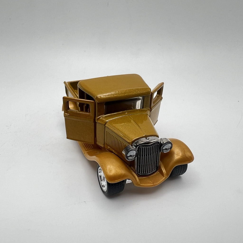 1932 32 Ford Pickup Collectible 1/64 Scale Diecast Diorama Model